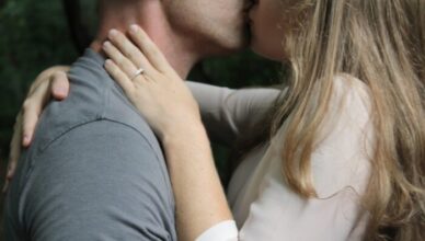 First dates can be exciting, but also nerve-wracking as you try to make a good impression. Coming up with a fun and engaging first date