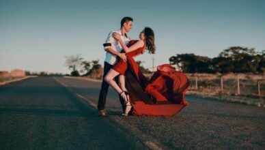 What are the qualities of successful people in finding a relationship love dating